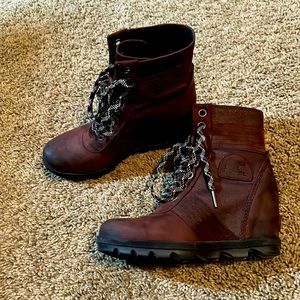 Sorel Lexi Lace-Up Wedge - NWOT